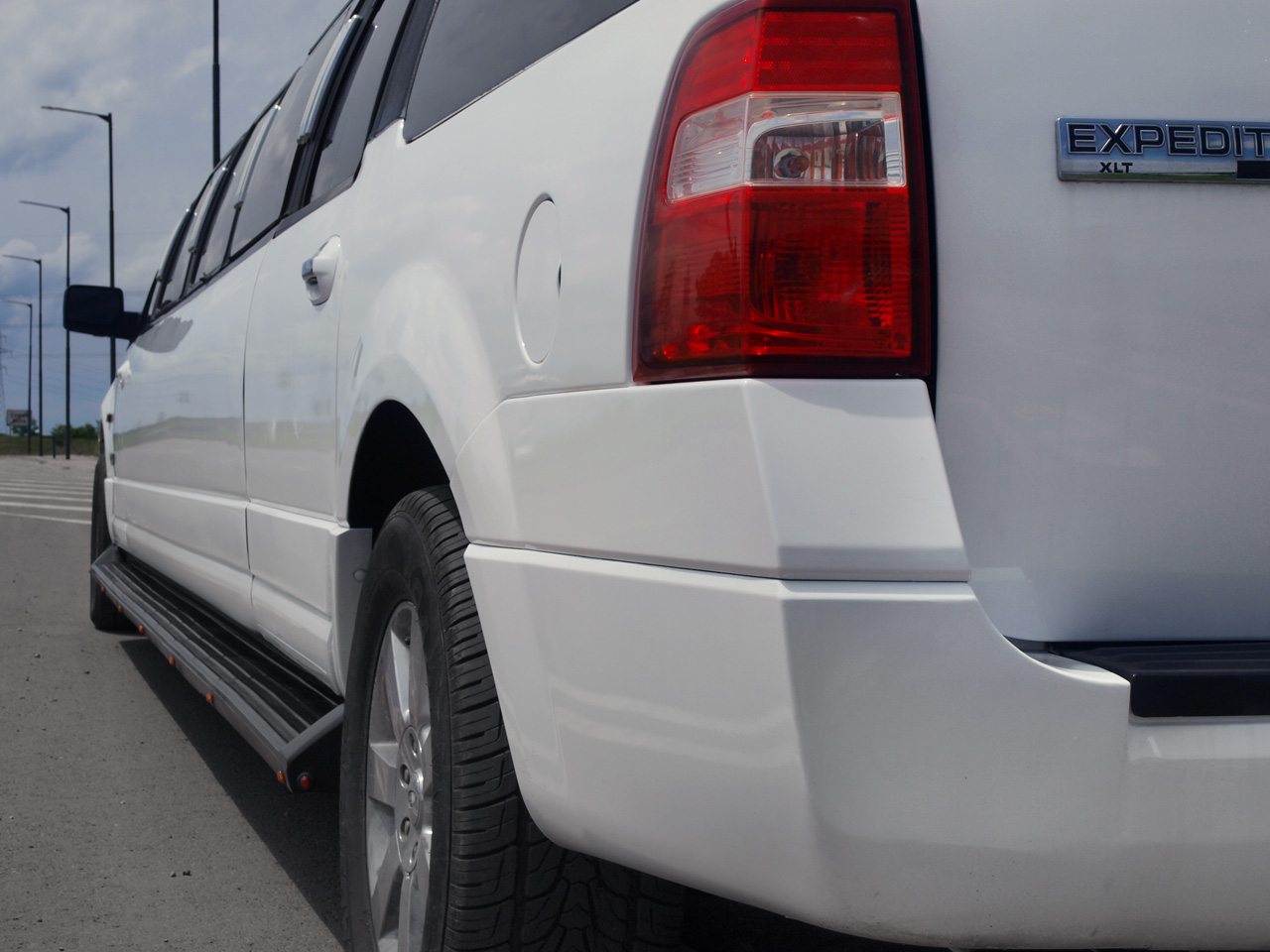 Ford Expedition 140-inch Stretch by Executive